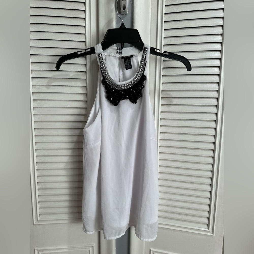 Nwt Rue21 whit top small